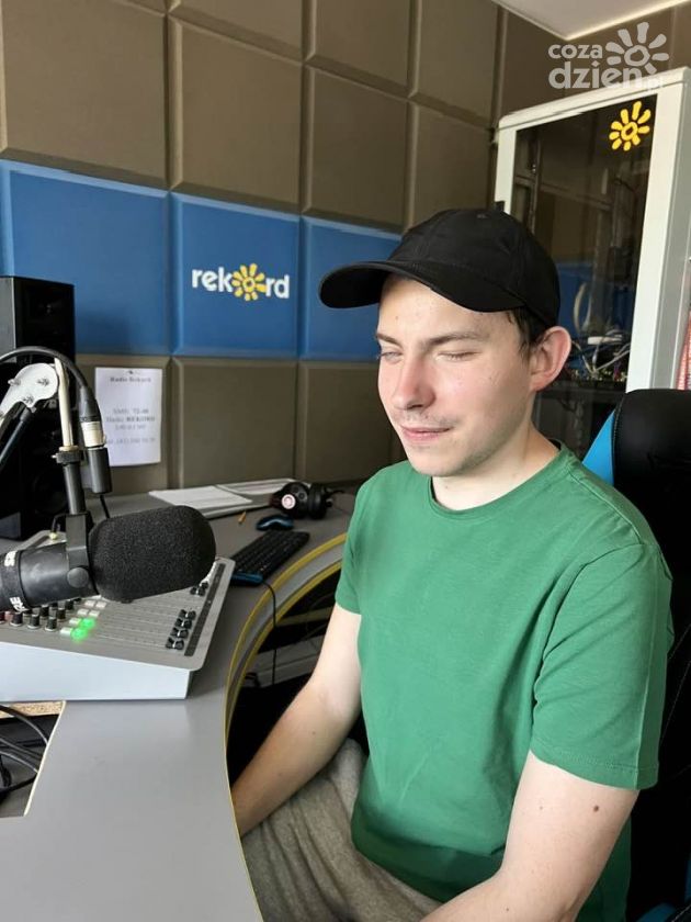 Pasjonat lokalnych stacji radiowych odwiedził redakcję Radia Rekord w Ostrowcu 
