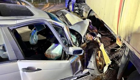 30-latek kierujący BMW zderzył się z Tirem