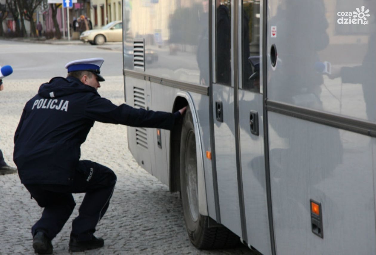 Autobusy pod kontrolą policji 