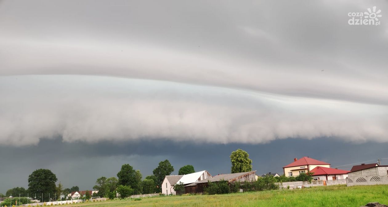 Silne burze z gradem przeszły przez region. To nie koniec