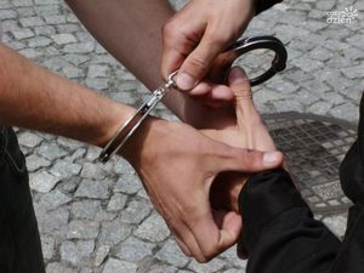 Miał narkotyki i chciał łowić na zakmniętym łowisku