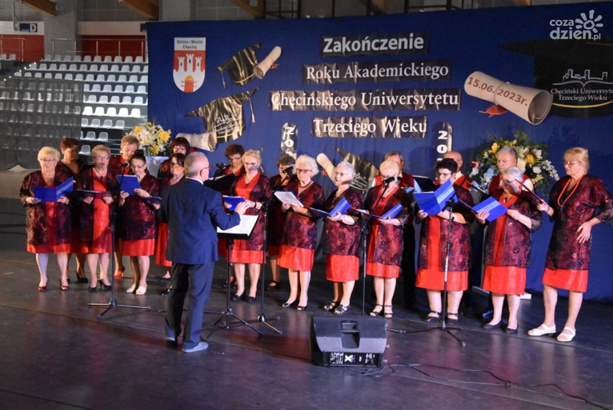 Chęcińscy studenci Uniwersytetu Trzeciego Wieku zakończyli rok akademicki