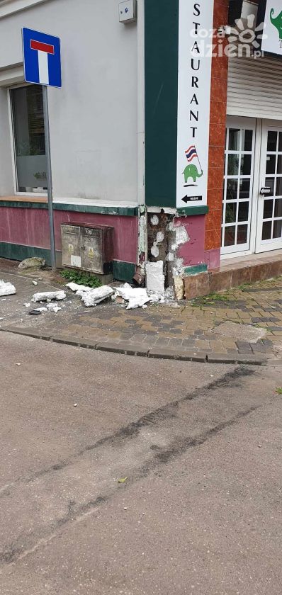 Pościg ulicami Kielc. Policja uderzyła w ścianę