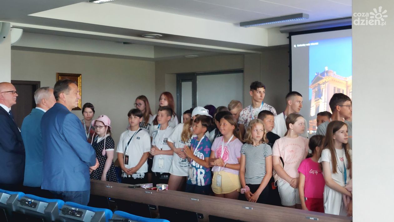 Grupa młodzieży z Ukraińskiej Winnicy i Obwodu Winnickiego w Kieleckim Starostwie Powiatowym