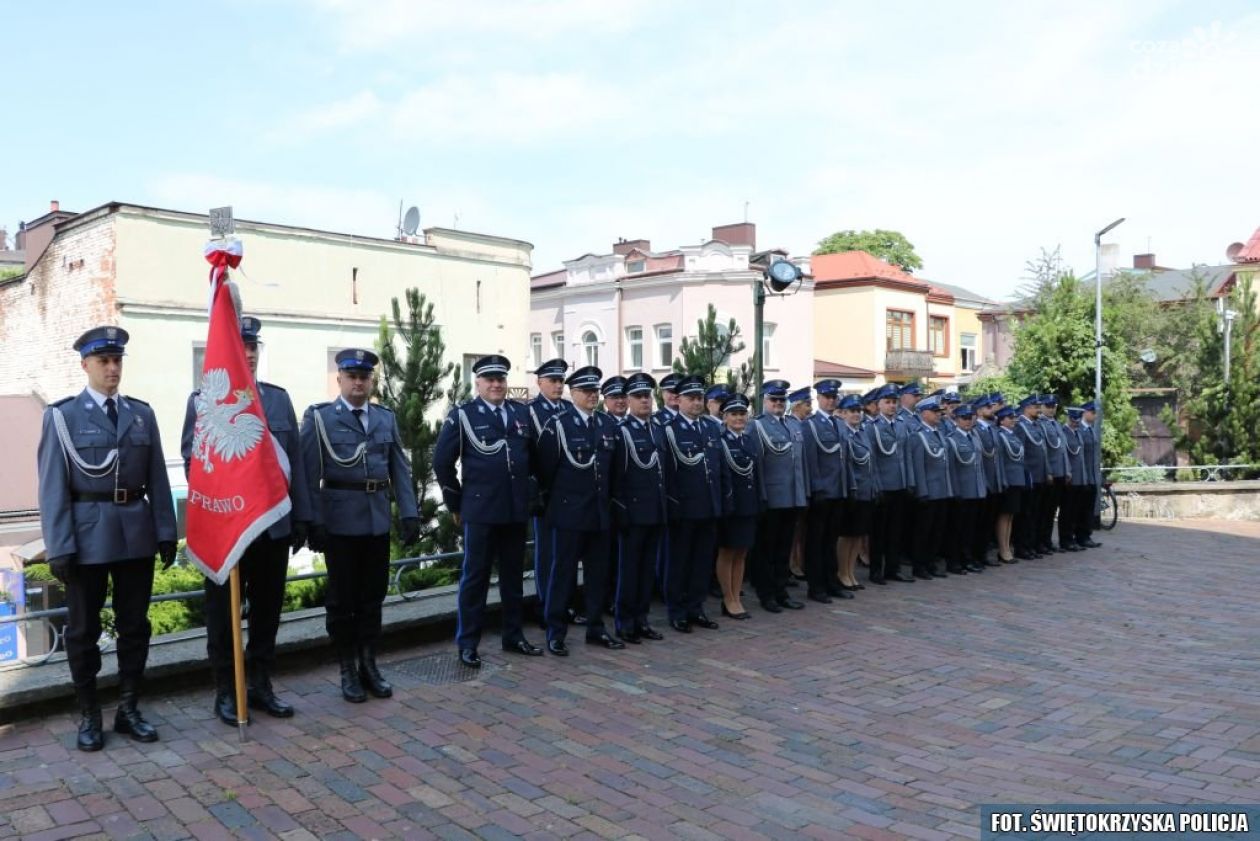 Powiatowe święto ostrowieckich policjantów  