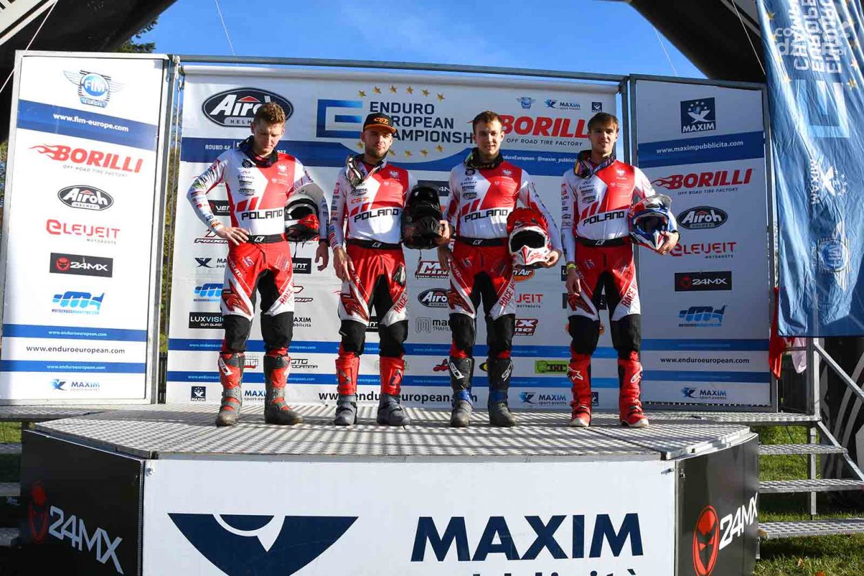 Pomimo kontuzji udało mu się zająć drugie miejsce w motocyklowych rajdach enduro