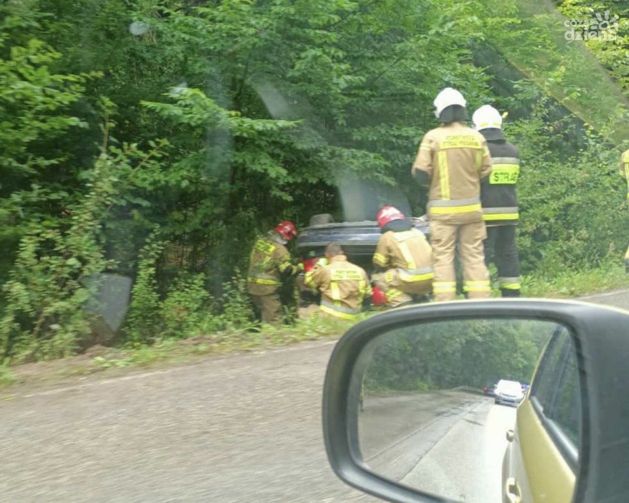 Wypadł zza zakrętu, weekend rozpoczął w szpitalu