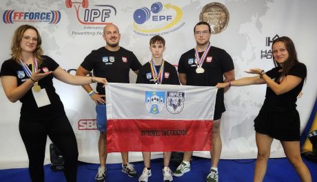 Pojechali na mistrzostwa dzięki darczyńcom. Sportowcy w podziękowaniu wracają z medalami