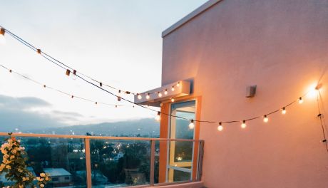 Sofa narożna na tarasie - odkryj funkcjonalność i nowoczesny design