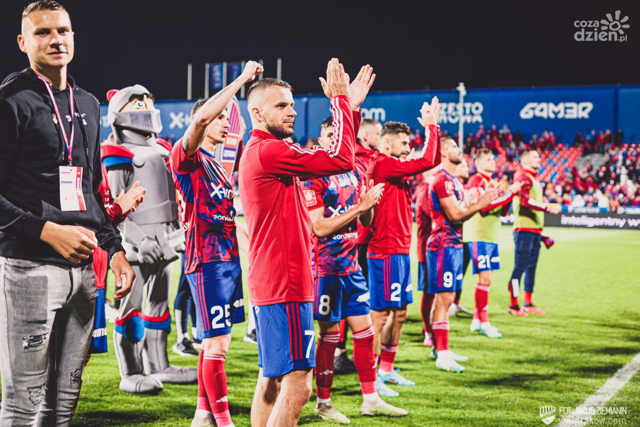 Raków Częstochowa wygrał z Arisem Limassol 2:1. Grał Marcin Cebula