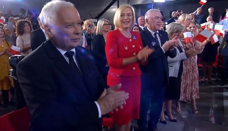 J. Kaczyński: "Gdy jedni wiedzieli, skąd może przyjść zagrożenie  to inni wyściskiwali się Putinem"