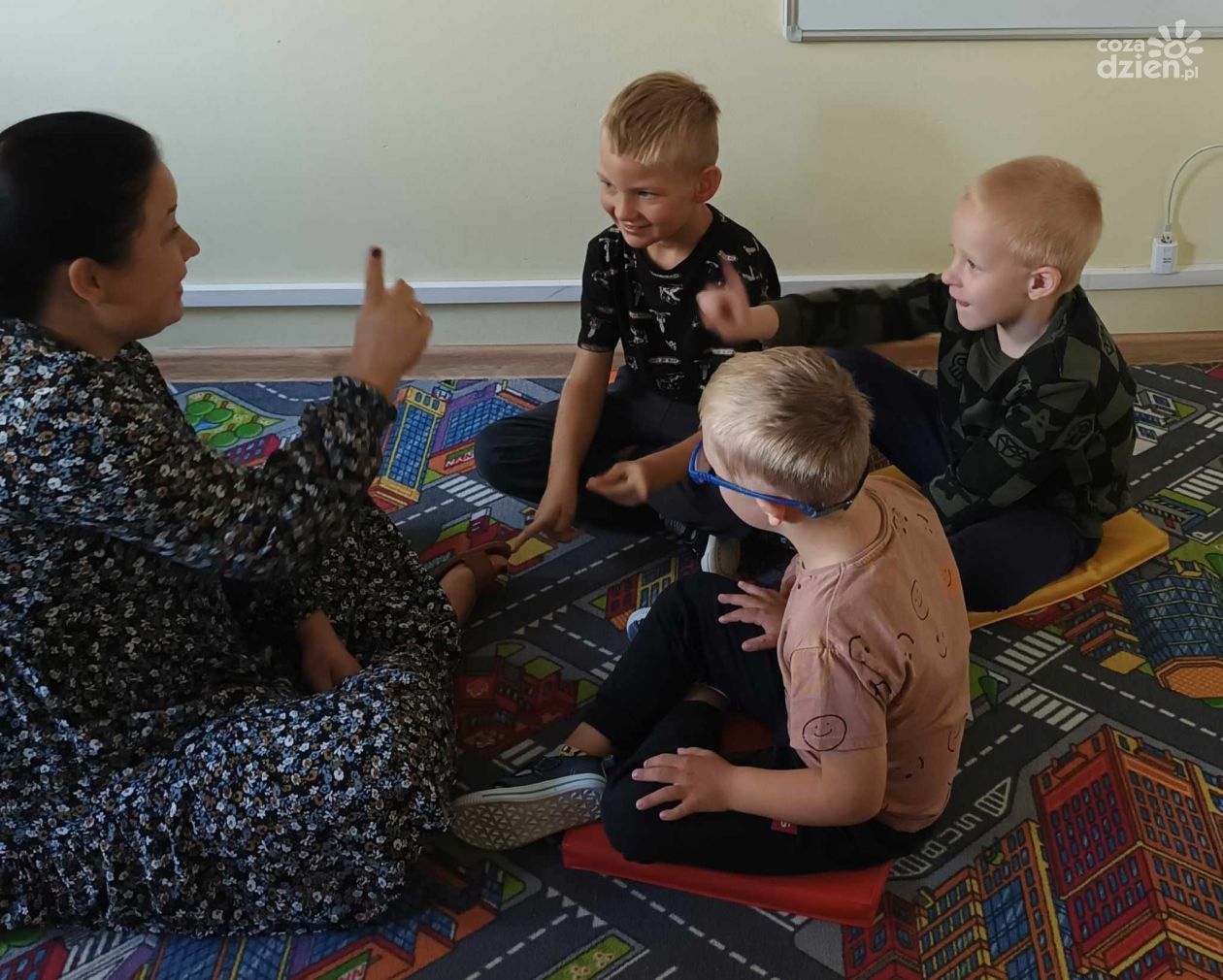 Języka migowego uczą w ostrowieckiej szkole 
