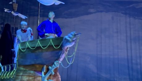 Mobilny statek w spektaklu "Syrenka Ariel" [wideo]