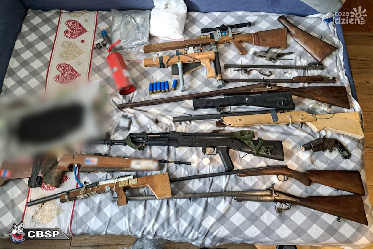 CBŚ przejęło broń i amunicje. Zorganizowana grupa przestępcza działała m.in. w województwie świętokrzyskim