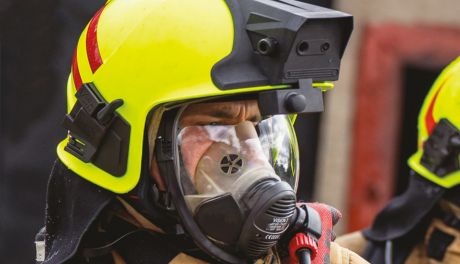 Blisko 200 strażaków bierze udział w ćwiczeniach przy zakładach MESKO