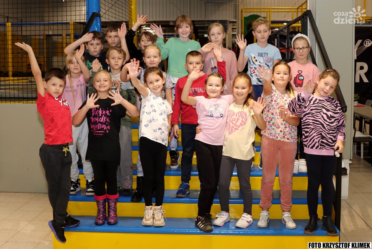 Wizyta klasy II D ze SP nr 34 w Happy Jumper