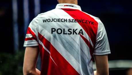 Wojciech Szewczyk z medalem Mistrzostw Świata