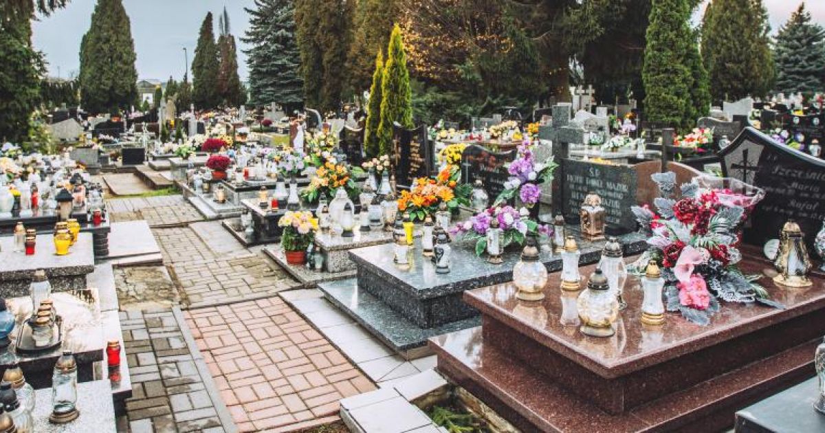 Policja z Opatowa nagrała spot o bezpieczeństwie na cmentarzu