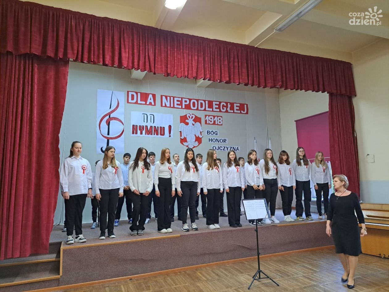 Młodzi sportowcy startują w konkursie chórów  