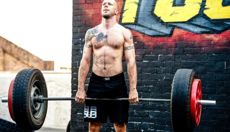 Atlas ćwiczeń: jak włączyć martwy ciąg do planu treningowego dla każdego poziomu zaawansowania?