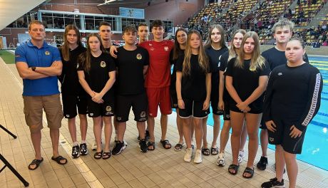 Kolejne medale dla młodych pływaków  z Ostrowca