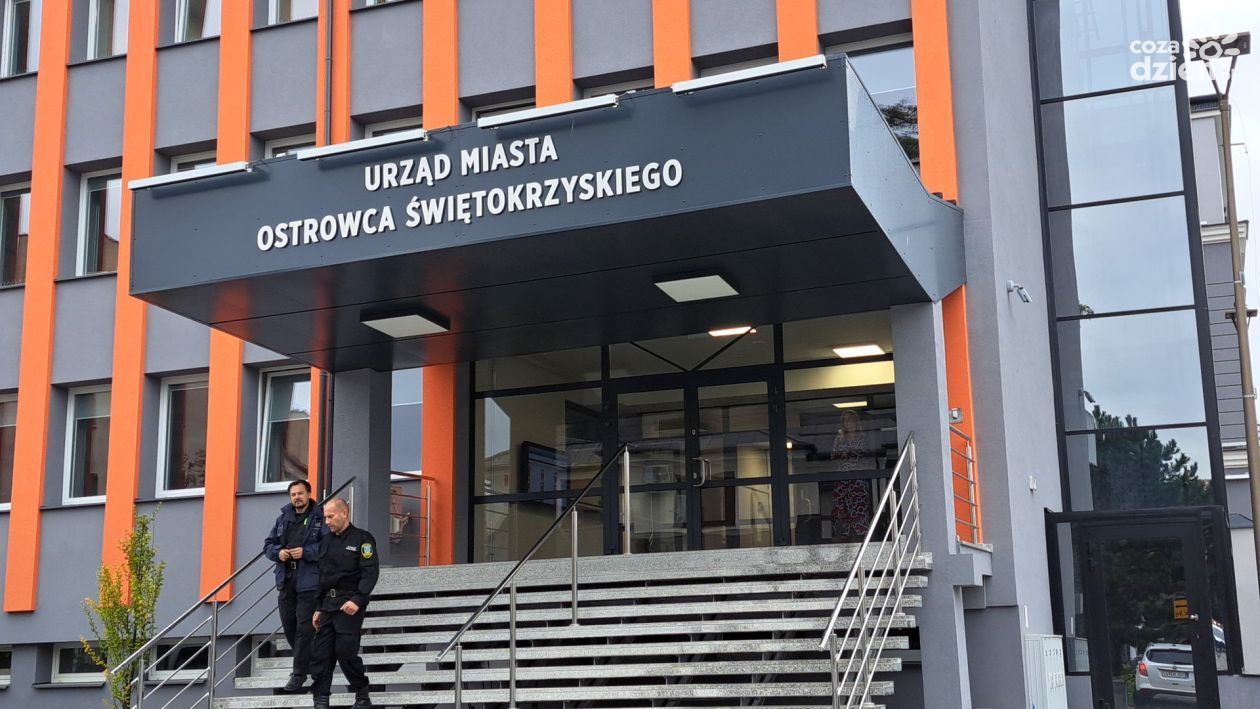 Telefony do ostrowczan od pracowników Urzędu Miasta. To prawdopodobnie próba oszustwa