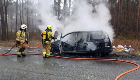 Pożar samochodu w Rudzie Malenieckiej 