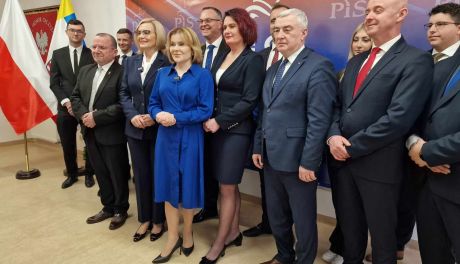 PiS przedstawia liderów list do Sejmiku