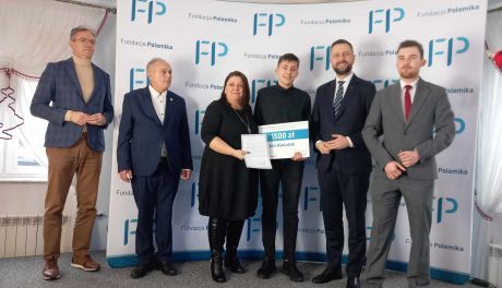 Polemika wręczyła stypendia 30 uzdolnionym uczniom