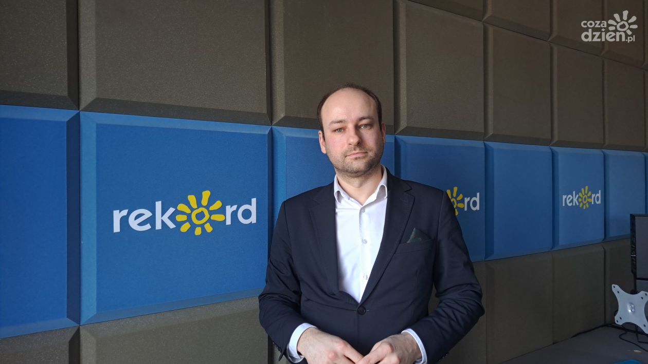 K. Wójcik: Zmiany w systemie polskiej oświaty nie mogą ograniczać się tylko z zwolnienia z prac domowych