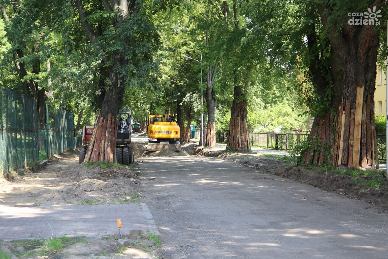 W Ostrowcu sezon na remonty ulic rozpoczęty  
