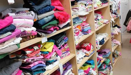 Akcja rozdawania nowych ubrań w gminie Kunów rozszerzona na powiat ostrowiecki