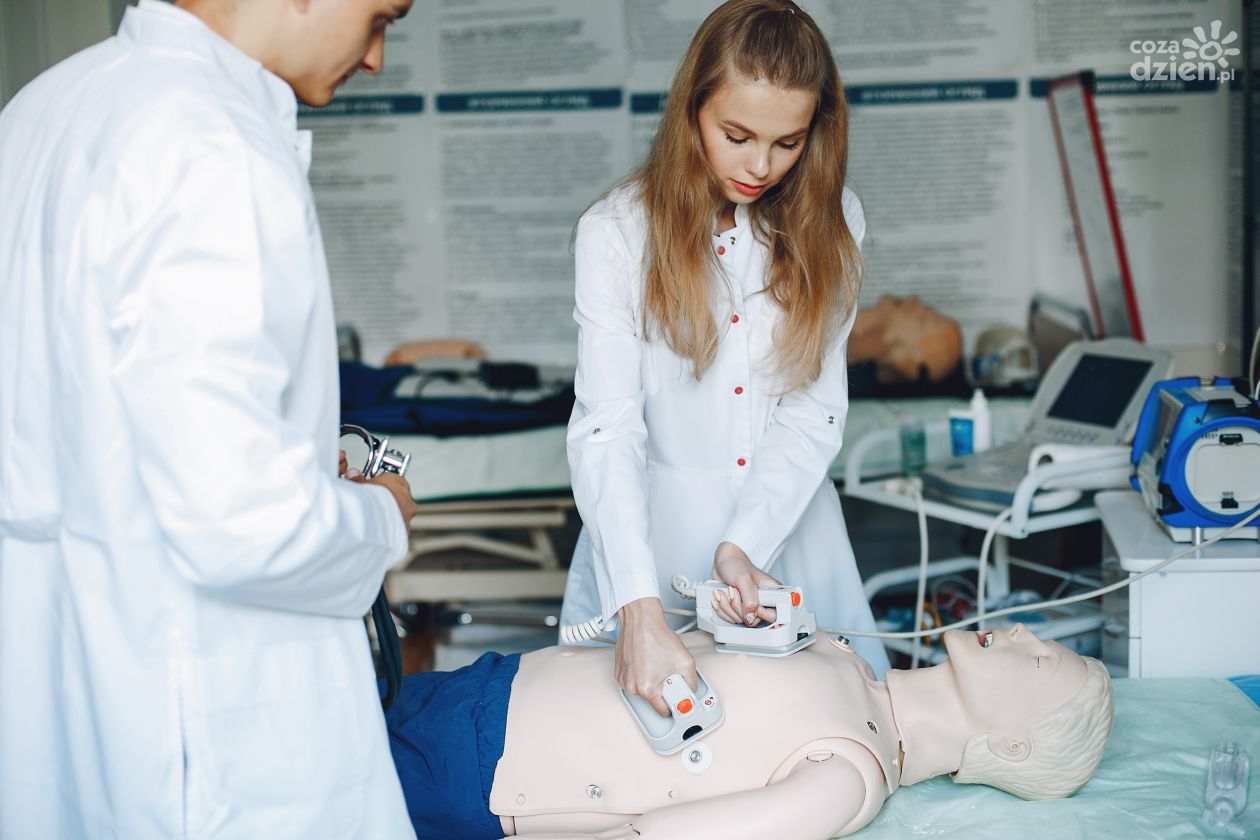 Nowy profil kształcenia dla przyszłych medyków i ratowników w Szkole ZDZ w Kielcach!