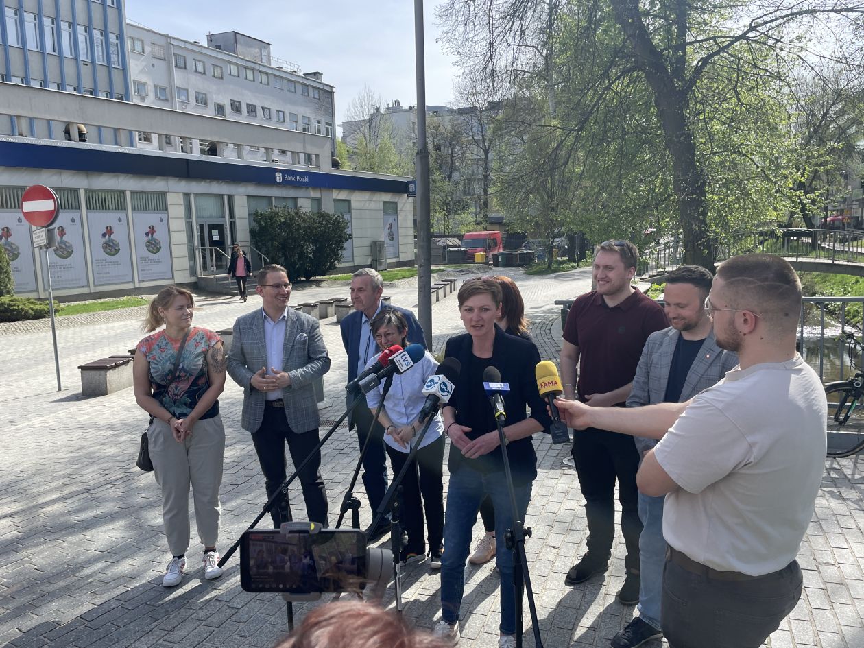 Agata Wojda zaprezentowała nowych kieleckich radnych Koalicji Obywatelskiej