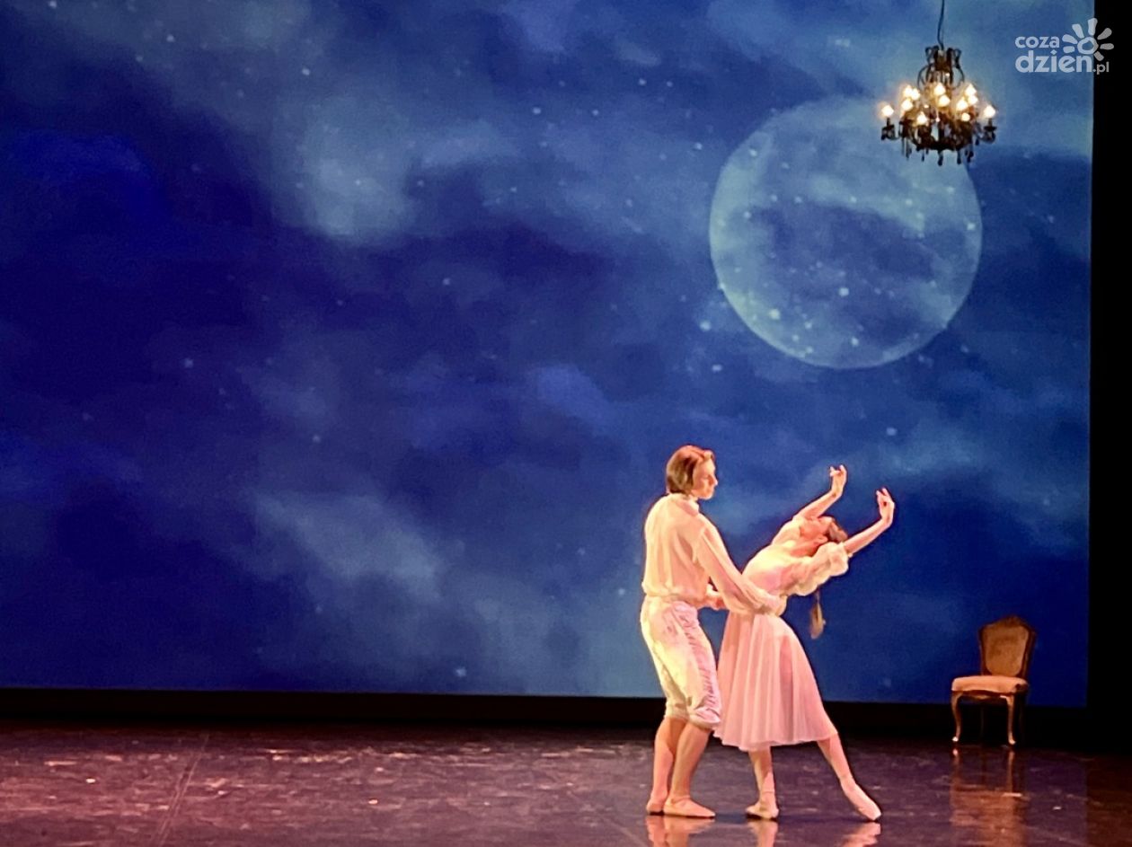 Barwne stroje, imponujące elementy taneczne i buzujące emocje