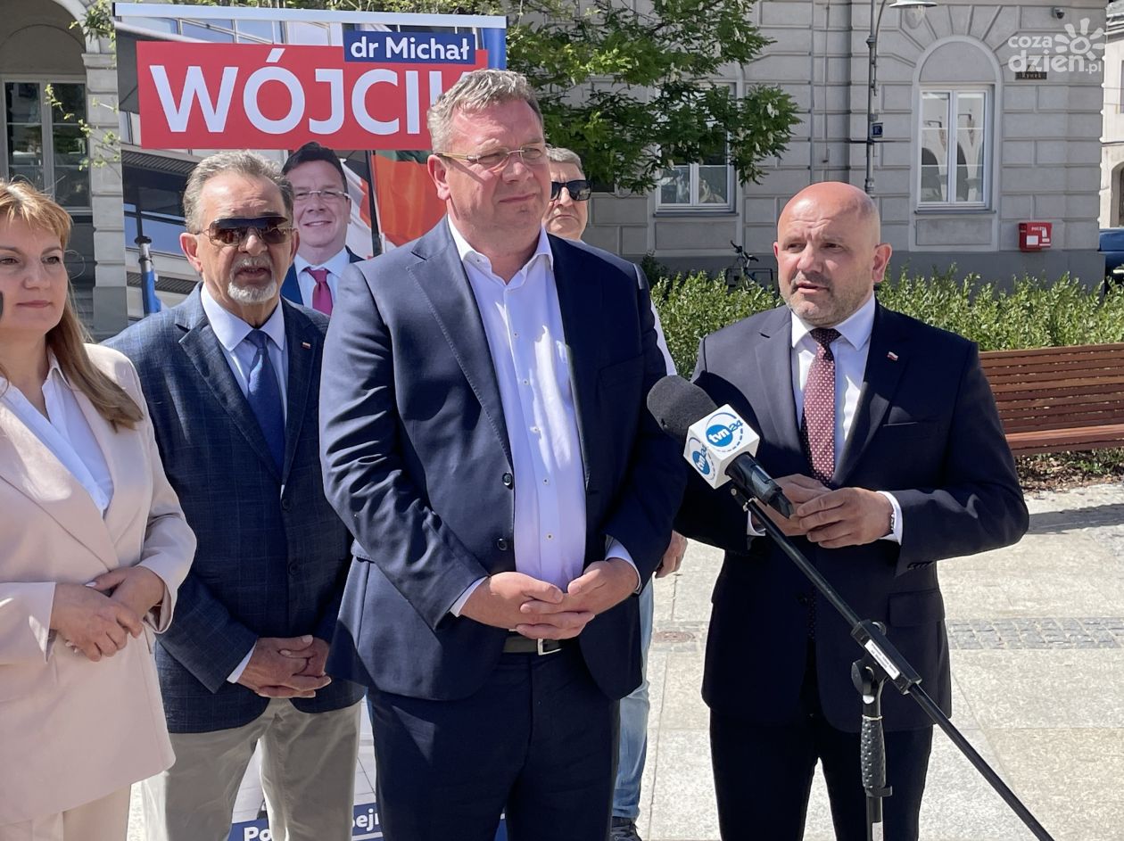 Czy Donald Tusk sprzedał Polskę za ,,srebrniki