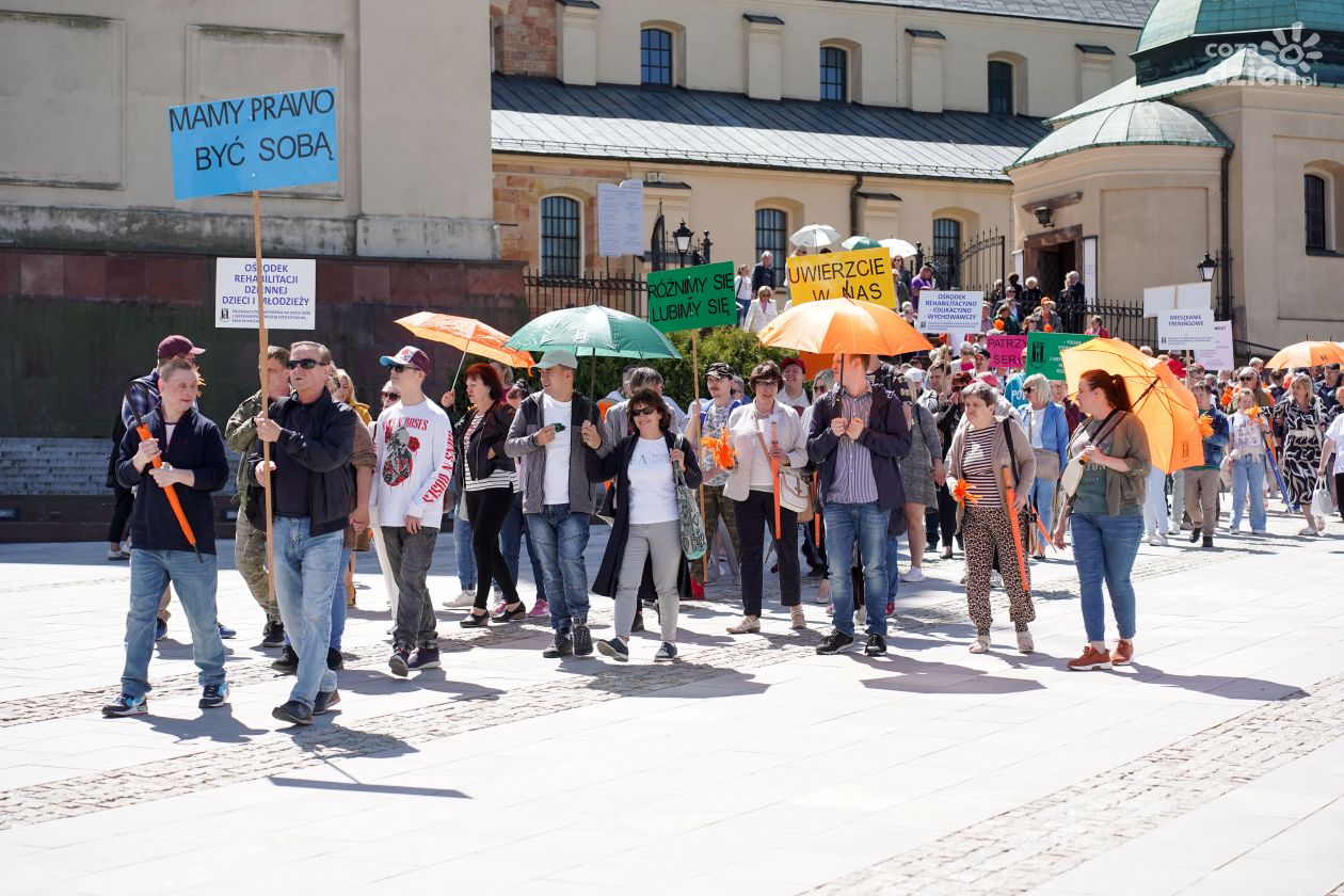 „Uwierzcie w nas”. Przez Kielce przeszedł Marsz Godności