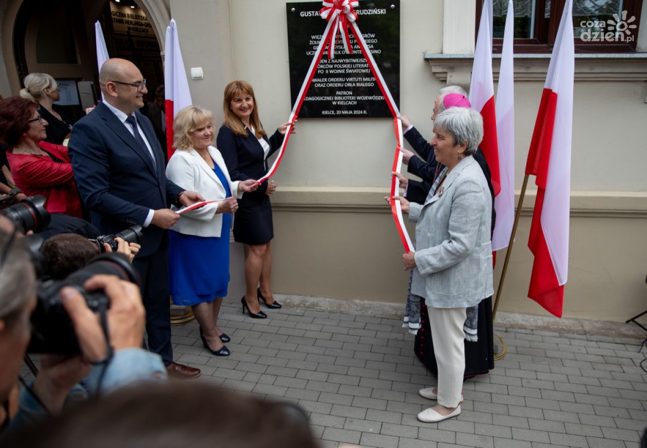 Pedagogiczna Biblioteka otrzymała imię Gustawa Herlinga-Grudzińskiego