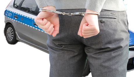 Z siekierą na policjantów