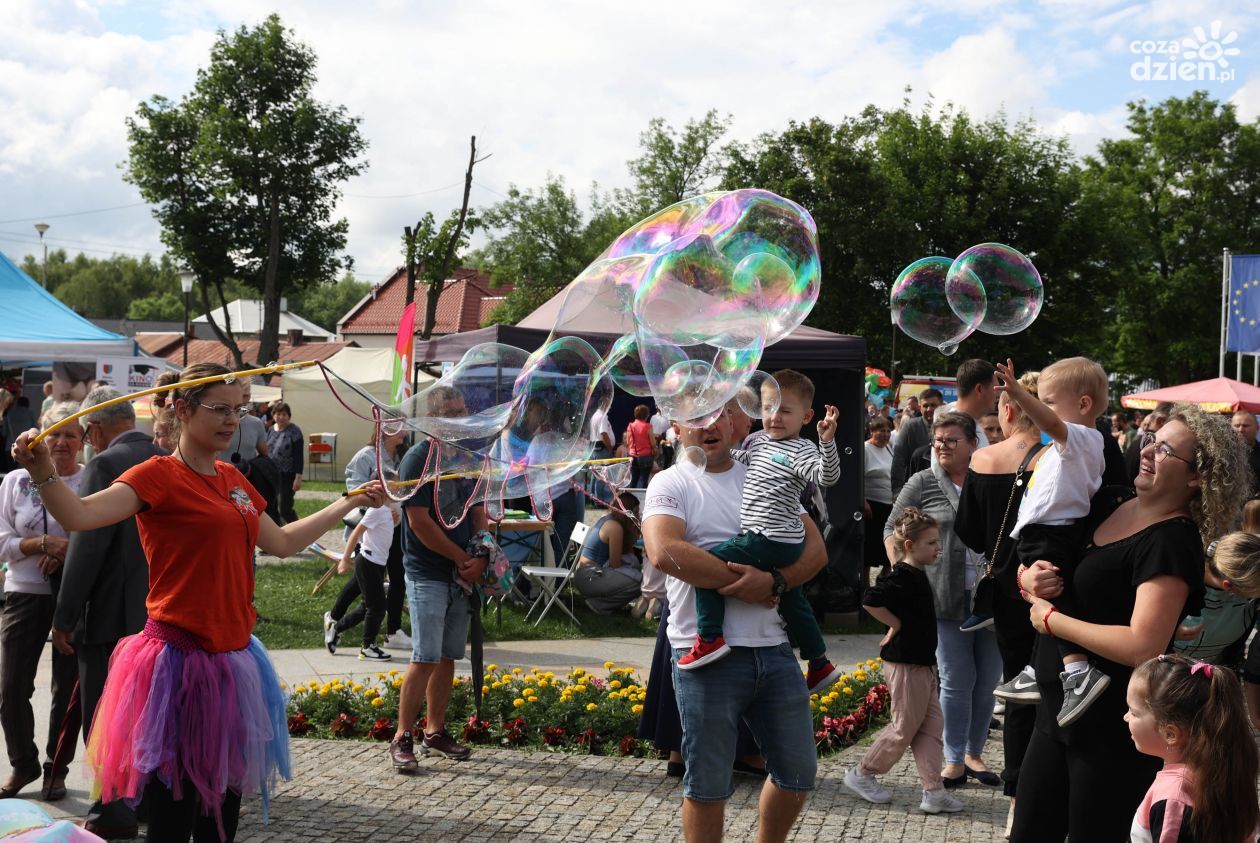 Jarmark Miejski i festyn z okazji Dnia Dziecka w Morawicy przyciągnęły tłumy mieszkańców