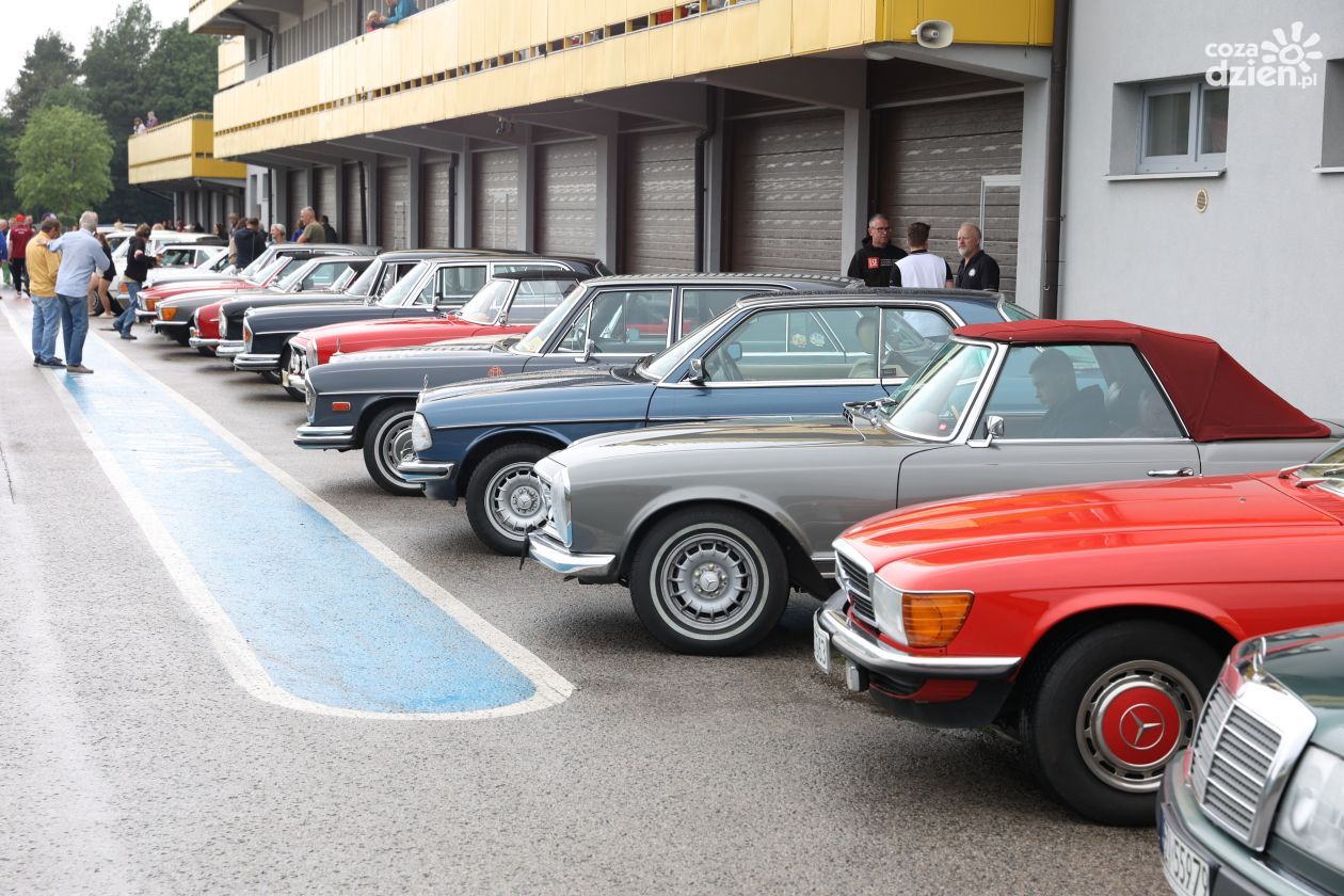 Zabytkowe Mercedesy pokazały swoją moc na Torze Kielce