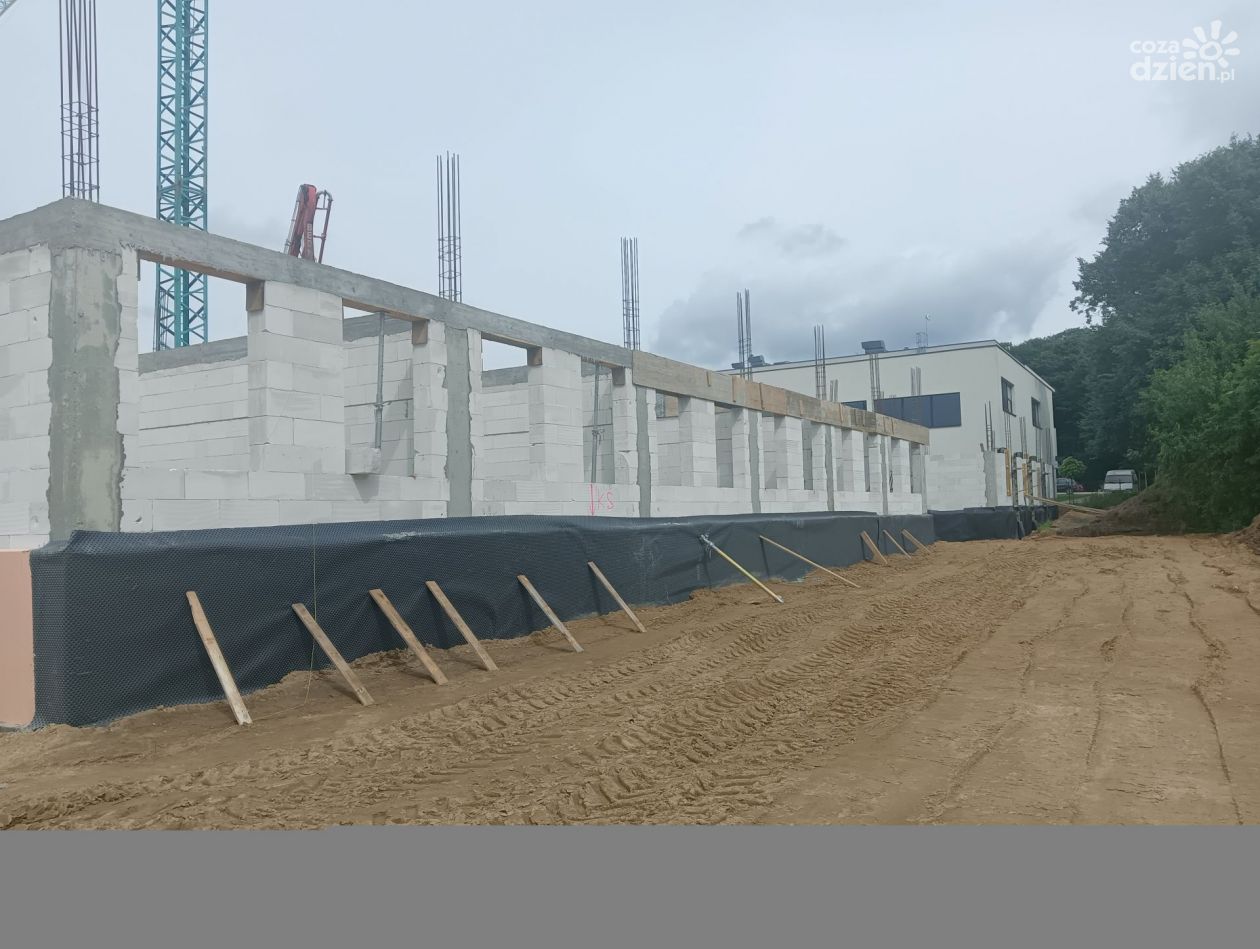 Nowy internat w Łopusznie rośnie w oczach