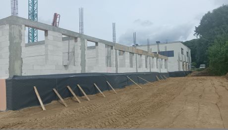 Nowy internat w Łopusznie rośnie w oczach