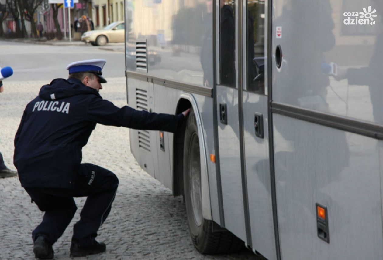 Bezpieczne wakacje. Kontrole autobusów przed wyjazdem