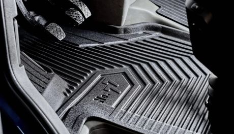 Jak idealnie dopasować dywaniki do samochodu – krok po kroku