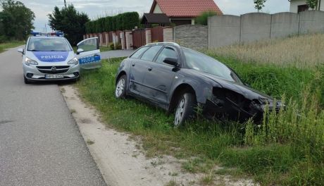 Nietrzeźwy uciekał przed policją. Wpadł do rowu