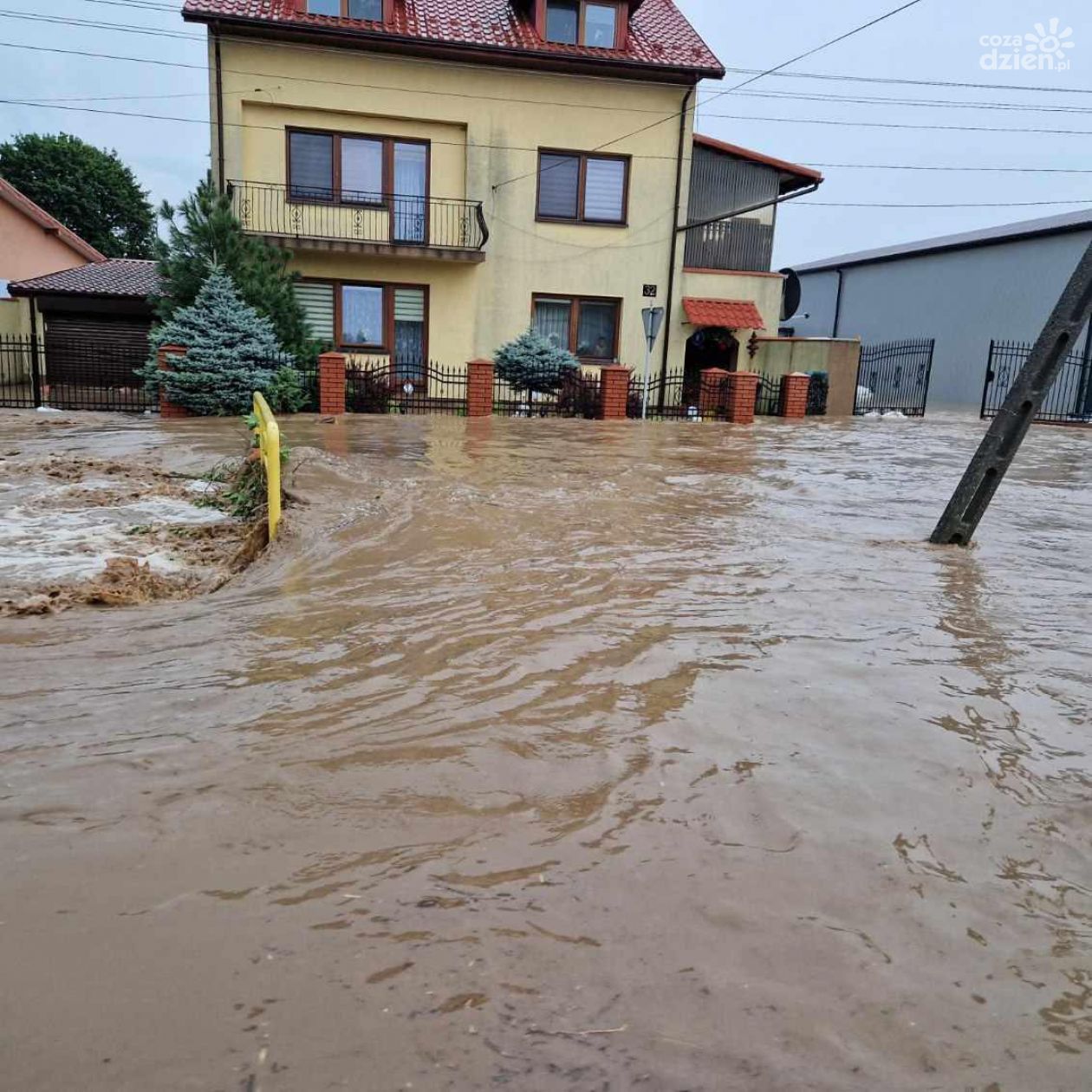 Ćmielów i Ostrowiec najbardziej dotknięte nawałnicą 