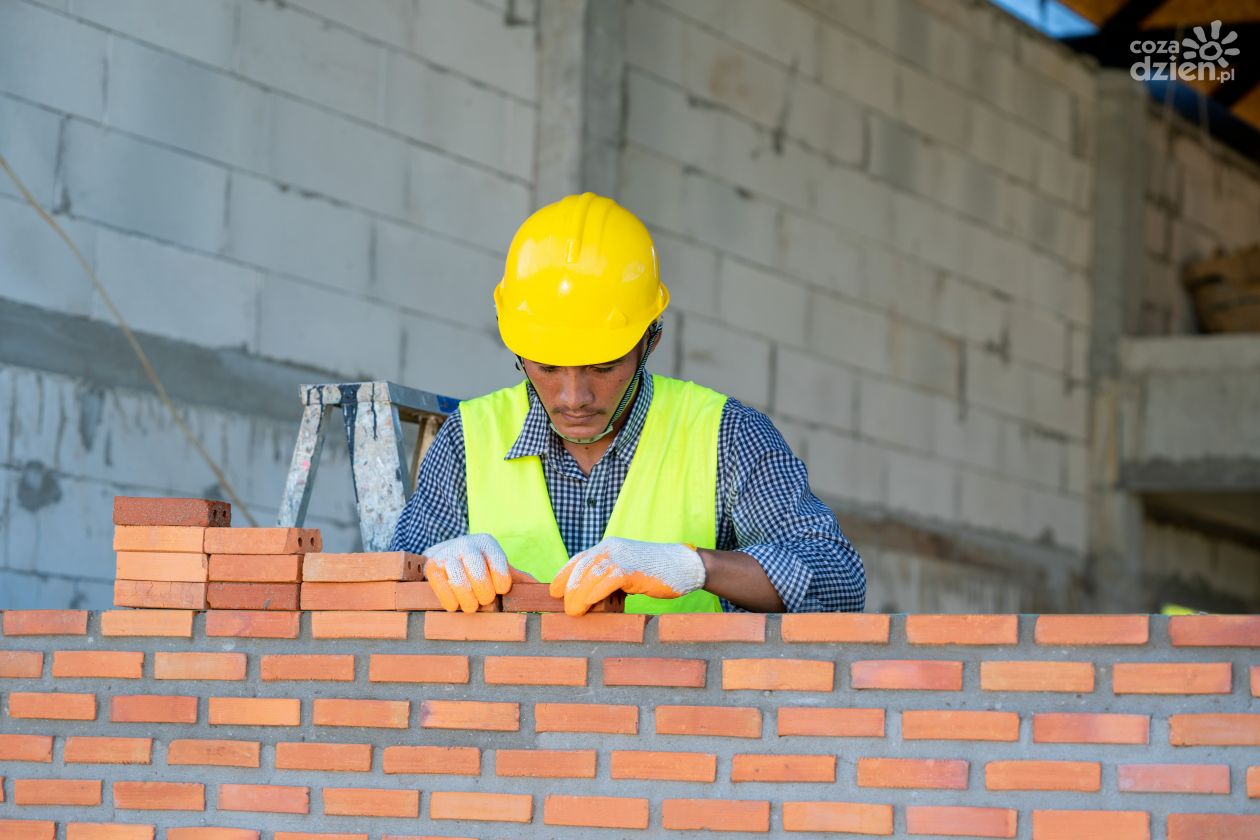 Murarz praca za granicą: gdzie i jak szukać zatrudnienia?