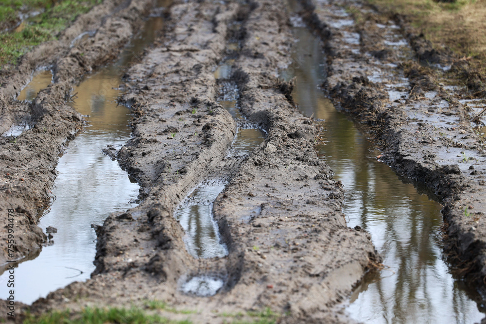 Rolnicy mogą skorzystać z pomocy klęskowej