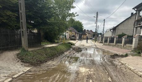 Powiat ostrowiecki wnioskuje o fundusze na zniszczoną ulewami infrastrukturę 